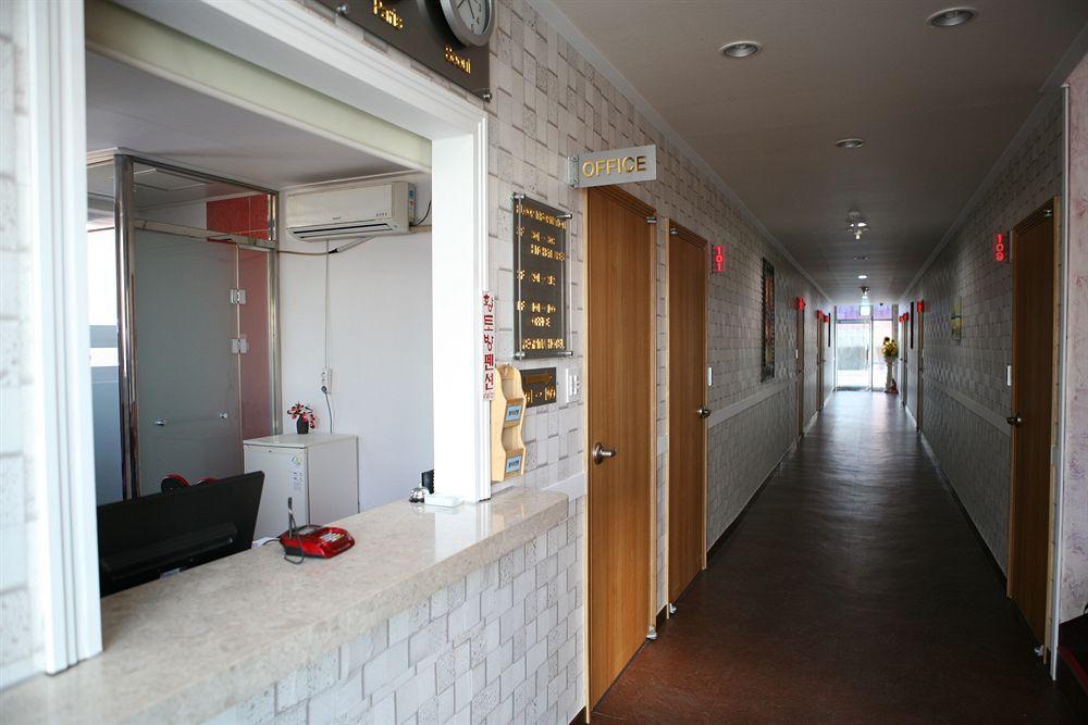 Incheon Airport Yegrina Hotel Екстер'єр фото